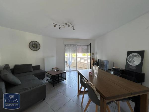 Appartement à louer 4 pièces 89.77m² Floirac (33270)