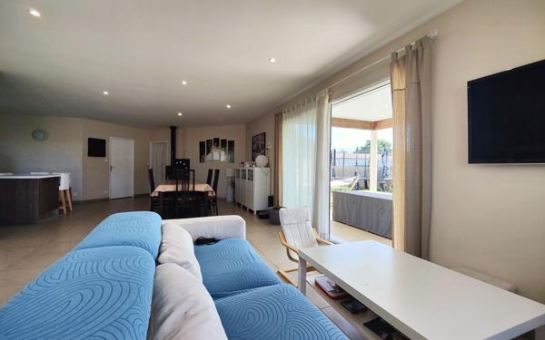 Maison à vendre    6 pièces •  Rion-des-Landes