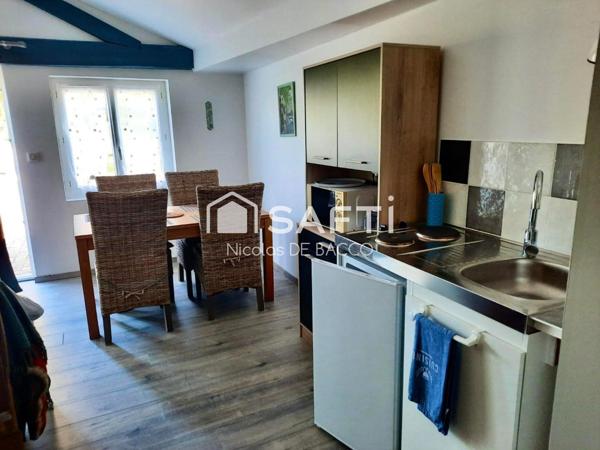 a vendre belle ferme rénové avec son studio attenant.