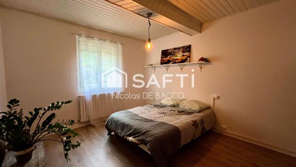 a vendre belle ferme rénové avec son studio attenant.