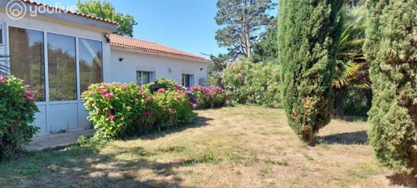 Maison spacieuse avec piscine à Saint Mathurin