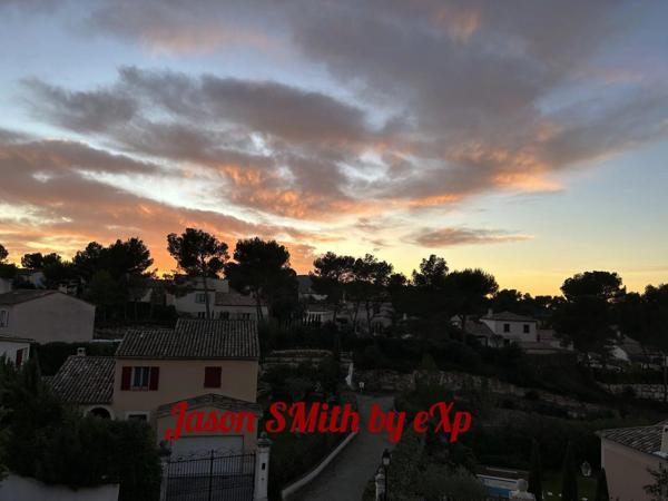 Maison T4 avec  piscine  neuve pour la résidence  et parking à Mallemort