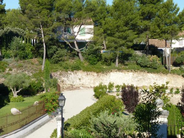 Maison T4 avec  piscine  neuve pour la résidence  et parking à Mallemort