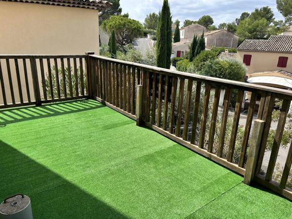 Maison T4 avec  piscine  neuve pour la résidence  et parking à Mallemort