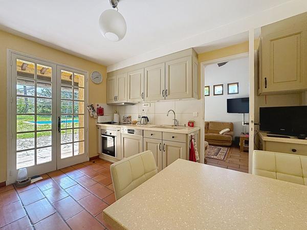 EXCLUSIVITE Rare à la vente Maison à vendre à Luynes, Aix-en-Provence - 8 pièces, 186 m² terrain  3477m²