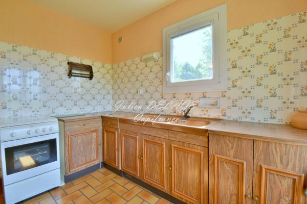 Châteauroux-les-Alpes – Maison de plain-pied sur 1 103 m² de terrain avec vue dégagée
