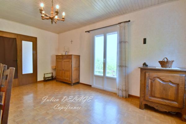 Châteauroux-les-Alpes – Maison de plain-pied sur 1 103 m² de terrain avec vue dégagée
