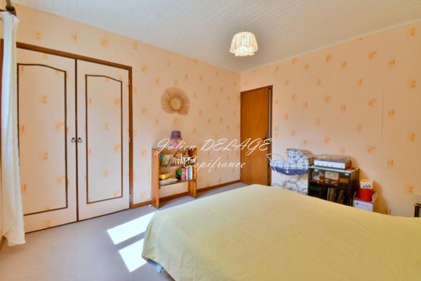Châteauroux-les-Alpes – Maison de plain-pied sur 1 103 m² de terrain avec vue dégagée