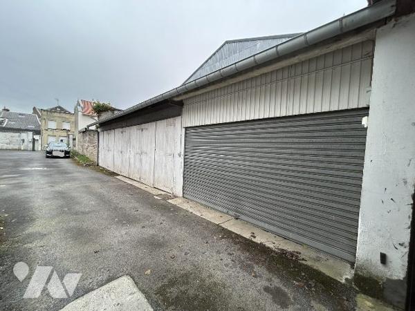 ensemble de 22 stationnements (garages et parking fermé)