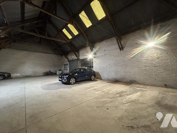 ensemble de 22 stationnements (garages et parking fermé)