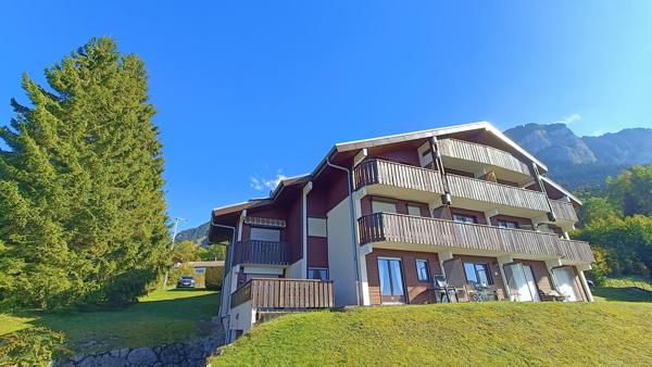 Rare à la vente : spacieux appartement 5 pièces avec 3 balcons, garage fermé et emplacement privilégié