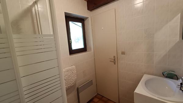 Rare à la vente : spacieux appartement 5 pièces avec 3 balcons, garage fermé et emplacement privilégié