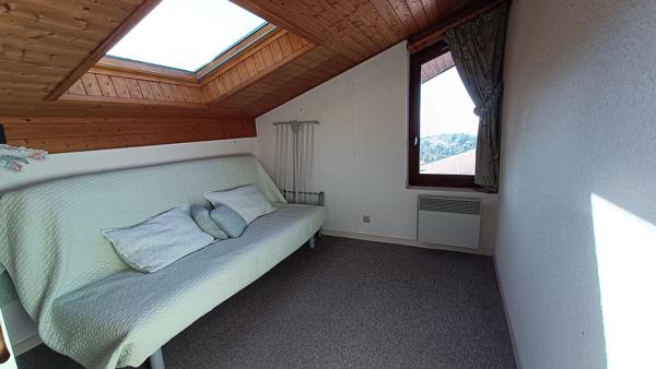 Rare à la vente : spacieux appartement 5 pièces avec 3 balcons, garage fermé et emplacement privilégié