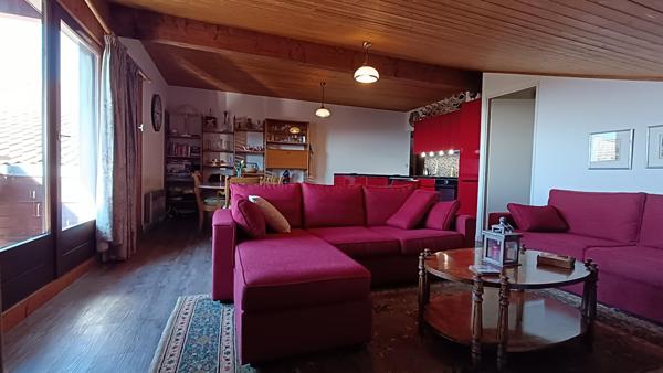 Rare à la vente : spacieux appartement 5 pièces avec 3 balcons, garage fermé et emplacement privilégié