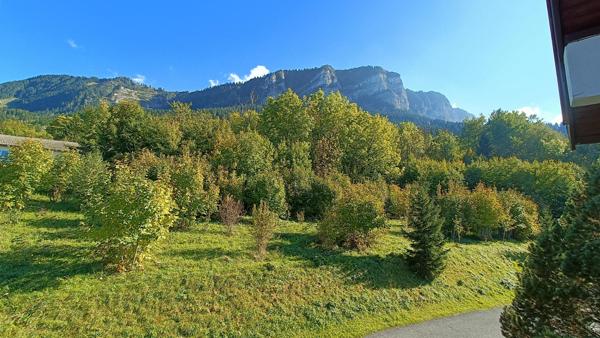Rare à la vente : spacieux appartement 5 pièces avec 3 balcons, garage fermé et emplacement privilégié