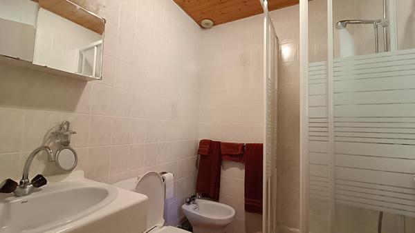 Rare à la vente : spacieux appartement 5 pièces avec 3 balcons, garage fermé et emplacement privilégié