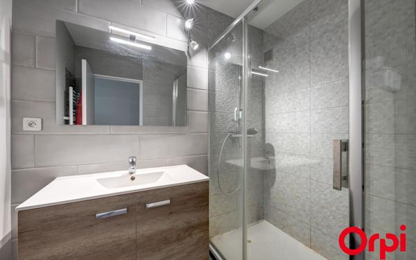 Appartement à vendre    3 pièces • 75,87 m2 Villeurbanne