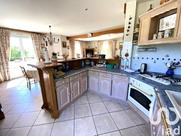 Maison 8 pièces de 185 m² à Nouans-les-Fontaines (37460)