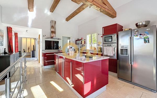 Maison à vendre    5 pièces • 108,05 m2 Saint-Raphaël