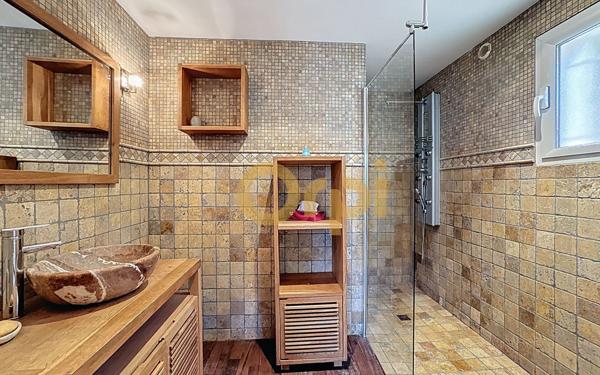 Maison à vendre    5 pièces • 108,05 m2 Saint-Raphaël