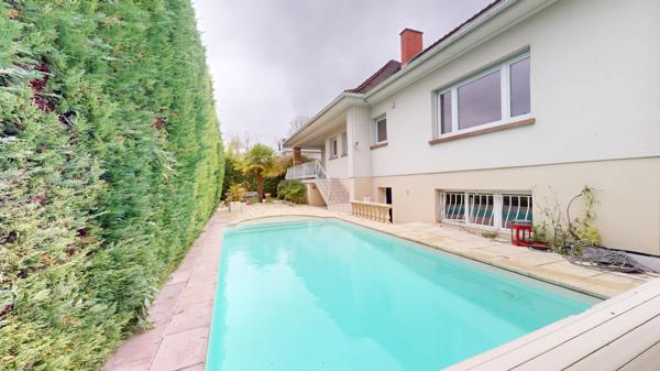 Lingolsheim (67380) Lingolsheim – Maison plain-pied 132 m² avec piscine, sans vis-à-vis, 4 chambres, sous-sol + double garage