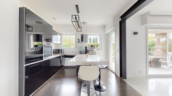 Lingolsheim (67380) Lingolsheim – Maison plain-pied 132 m² avec piscine, sans vis-à-vis, 4 chambres, sous-sol + double garage