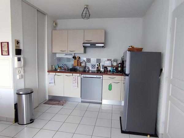 T2 AVEC TERRASSE PARKING A AYTRE