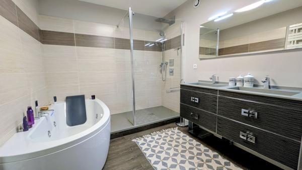 ACHAT-VENTE LAVAL Appartement d'Exception de 174 m² proche GARE