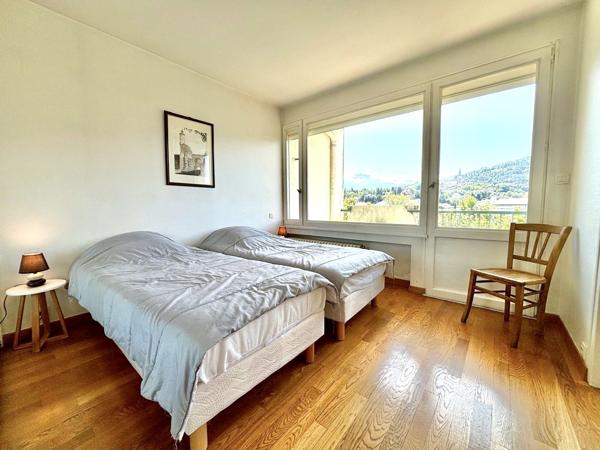 SPECIAL ETUDIANT - ANNECY - F3 70 m² - meublé