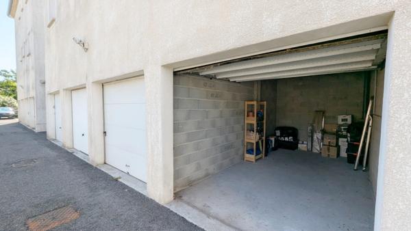 CAVAILLON | T3 de 61 m² avec terrasse couverte de 11 m² & garage en résidence fermée