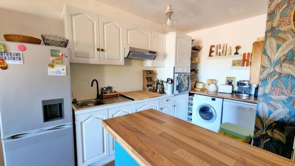 CAVAILLON | T3 de 61 m² avec terrasse couverte de 11 m² & garage en résidence fermée