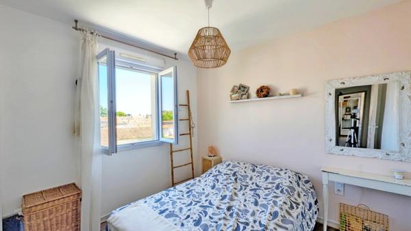 CAVAILLON | T3 de 61 m² avec terrasse couverte de 11 m² & garage en résidence fermée