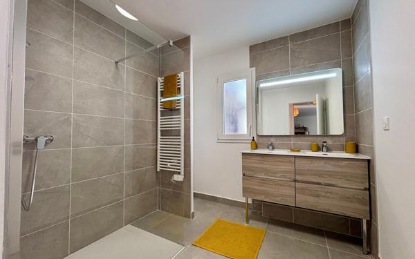 Appartement à vendre    3 pièces • 67,60 m2 Nîmes