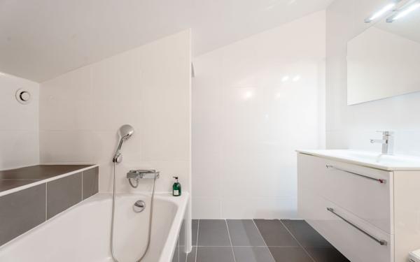 Appartement à vendre    5 pièces • 174 m2 Bandol