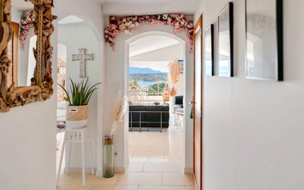 Appartement à vendre    5 pièces • 174 m2 Bandol