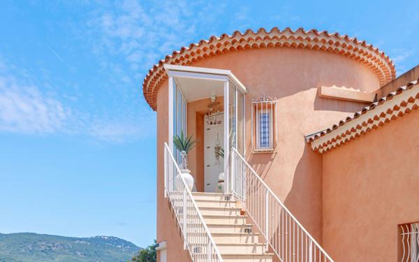 Appartement à vendre    5 pièces • 174 m2 Bandol