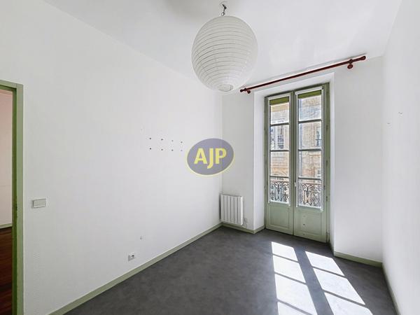 Appartement à vendre Bordeaux - 3 pièces, 67m² avec 2 chambre(s) à 379 000€ - AJP Immobilier Bordeaux Nansouty