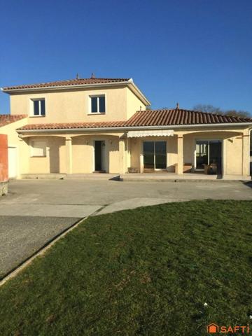 Maison familiale 6 chambres – Lumineuse et spacieuse