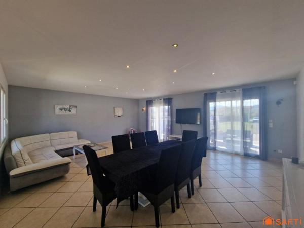 Maison familiale 6 chambres – Lumineuse et spacieuse