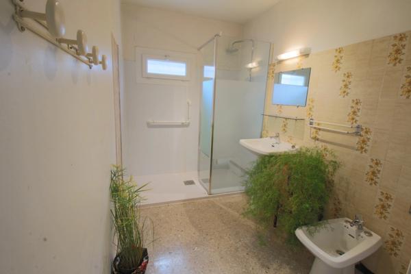 Maison 6 p, 114m2, 2 garages, cave, terrain 990m2