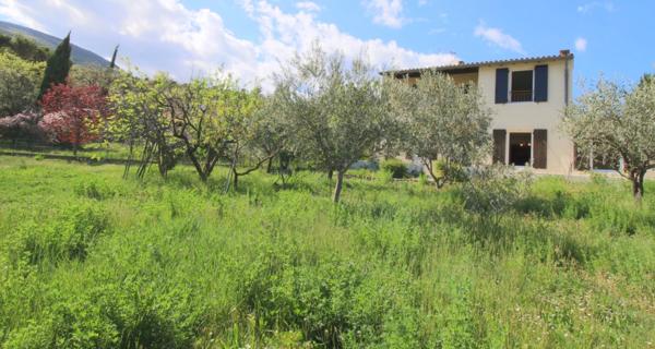Maison 6 p, 114m2, 2 garages, cave, terrain 990m2