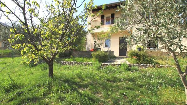 Maison 6 p, 114m2, 2 garages, cave, terrain 990m2