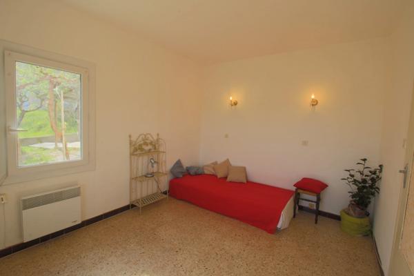 Maison 6 p, 114m2, 2 garages, cave, terrain 990m2
