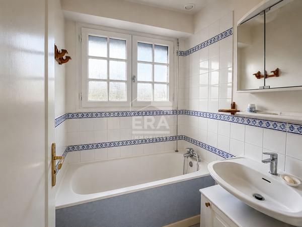 À vendre à Sainte-Cécile - Maison individuelle proche de la plage avec garage