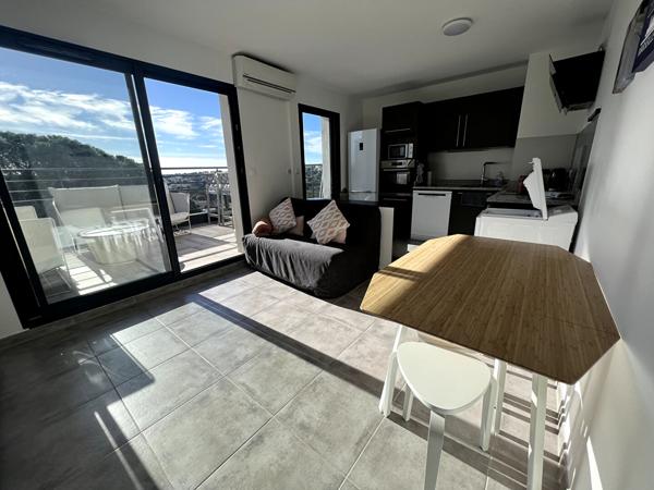 Les Pennes Mirabeau - T2 de 38.70 m2 + terrasse avec vue panoramique et garage double