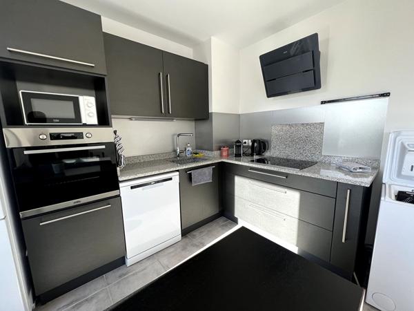Les Pennes Mirabeau - T2 de 38.70 m2 + terrasse avec vue panoramique et garage double