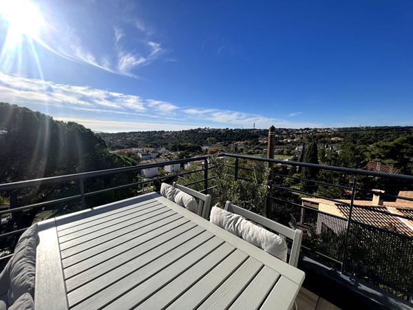 Les Pennes Mirabeau - T2 de 38.70 m2 + terrasse avec vue panoramique et garage double
