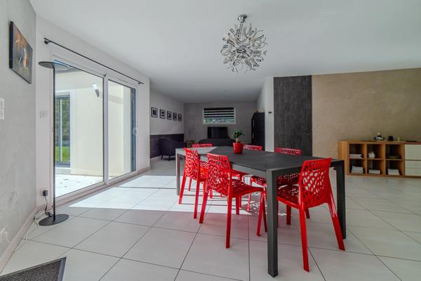 Aubigny (85430), maison contemporaine plain-pied, 4 chambres, 733 m² jardin