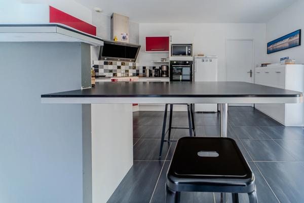 Aubigny (85430), maison contemporaine plain-pied, 4 chambres, 733 m² jardin