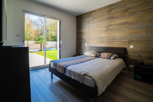 Aubigny (85430), maison contemporaine plain-pied, 4 chambres, 733 m² jardin